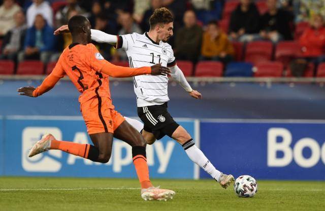 四個(gè)像論壇精選六肖6碼，揭秘精準(zhǔn)預(yù)測(cè)的秘密，揭秘精準(zhǔn)預(yù)測(cè)的秘密，論壇精選四像六肖6碼解析