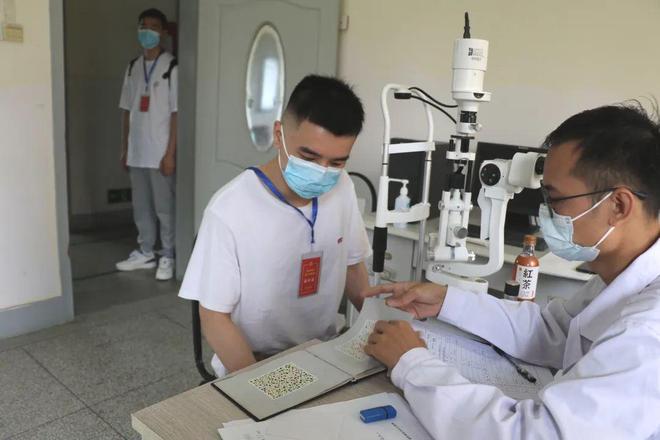 征兵體檢不去是否算自動放棄？解讀相關(guān)政策和注意事項，解讀征兵體檢政策，不參加體檢是否視為自動放棄？注意事項詳解