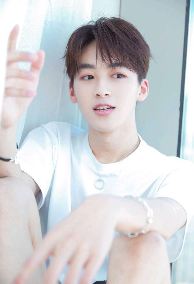 明星去世名單大全 2021，緬懷逝去的星辰，緬懷逝去的星辰，明星去世名單大全 2021