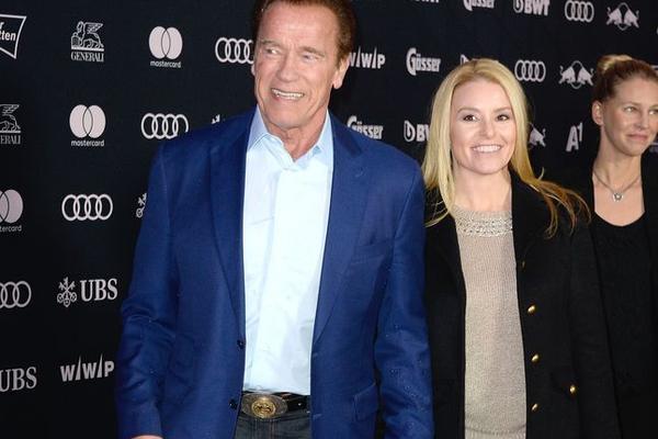 王中王一肖特特馬，探索關(guān)鍵詞背后的奧秘，王中王一肖特特馬，揭秘關(guān)鍵詞背后的神秘面紗