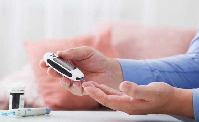血糖高的7個癥狀及其對生活的影響，血糖高7大癥狀及生活影響概述