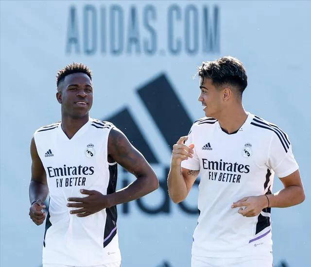 澳門正版免費大全，探索未來的機(jī)遇與挑戰(zhàn)（2025展望），澳門正版免費大全，未來機(jī)遇與挑戰(zhàn)展望（2025年展望）