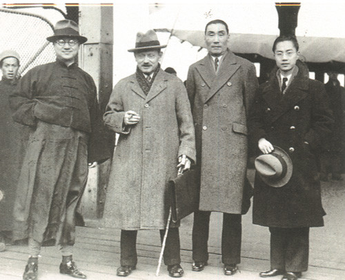 上將相當(dāng)于政府什么官，深度解析軍事官職與政府職位的對應(yīng)關(guān)系，上將相當(dāng)于政府什么官？深度解析軍事官職與政府職位的緊密關(guān)聯(lián)