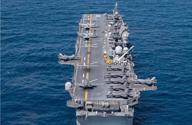 中國第4艘航母與全新設計的076攻擊艦，海軍力量的嶄新篇章，中國海軍力量新篇章，第四艘航母與全新設計的076攻擊艦亮相海域