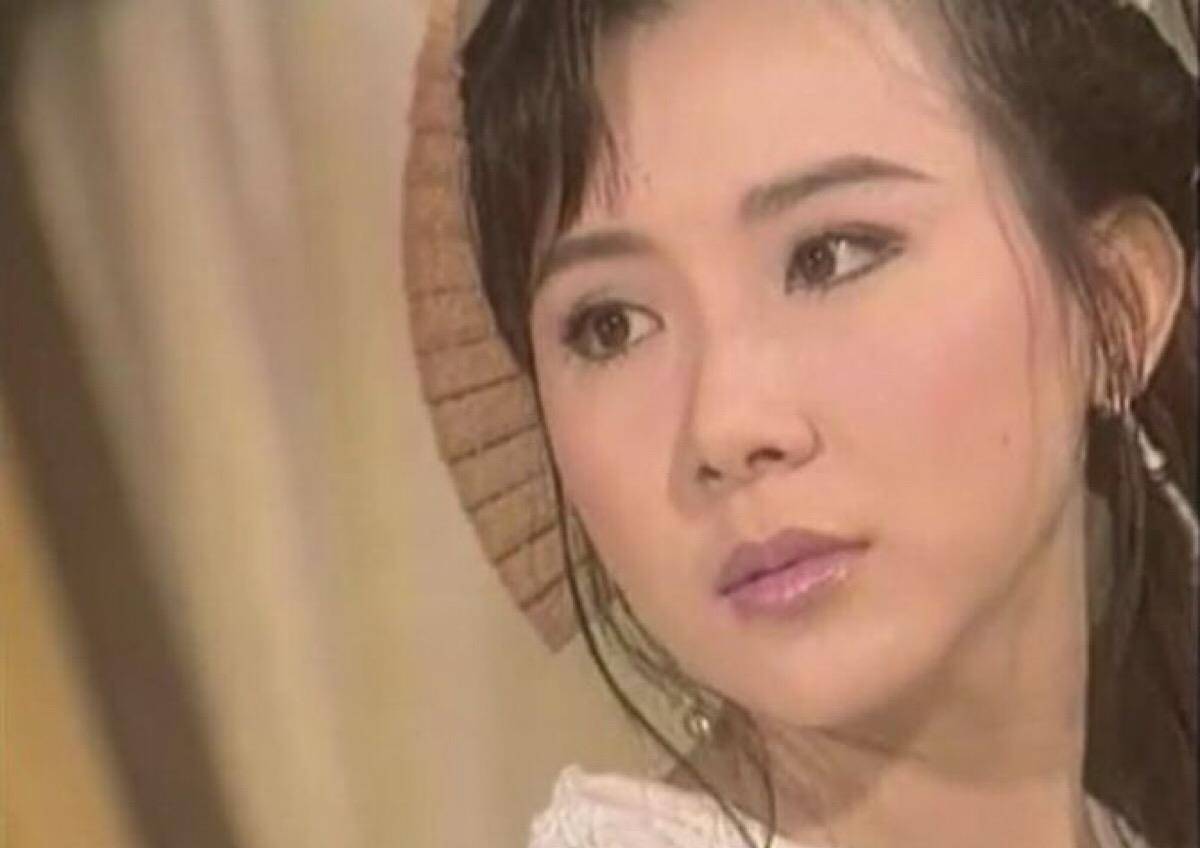 整容毀掉的女星都有誰，深度探討與反思，深度探討與反思，整容遺憾，哪些女星因整容失去光彩？