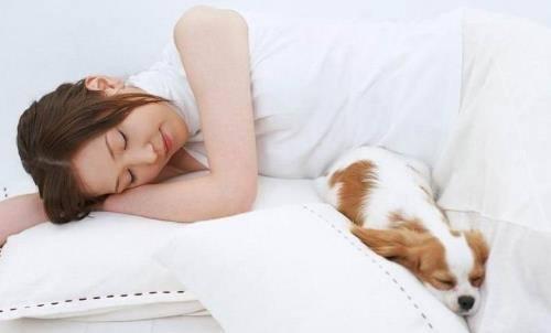 經(jīng)期飲食禁忌，經(jīng)期不能吃什么，經(jīng)期飲食禁忌，經(jīng)期應(yīng)避免哪些食物？