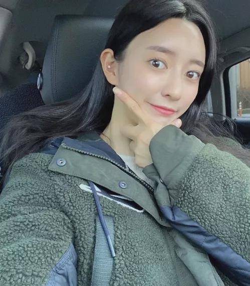 韓國女星金智恩，星光璀璨，魅力無限，韓國女星金智恩，星光璀璨的魅力無限