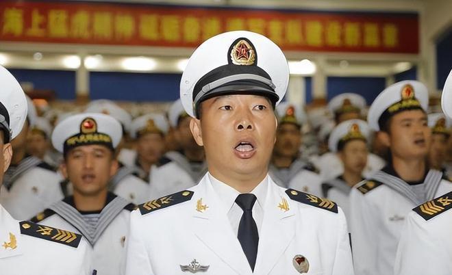 軍士長是什么軍銜？全面解讀軍士長的職責與地位，軍士長職責與地位的全面解讀，軍銜解析與角色探討