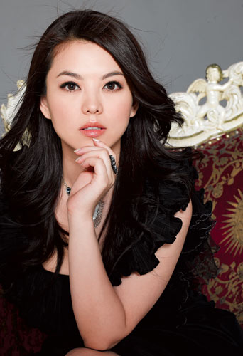 揭秘李湘?zhèn)€人資料及家庭背景，令人驚嘆的真相，李湘驚人背景揭秘，個(gè)人資料和家庭背景全解析