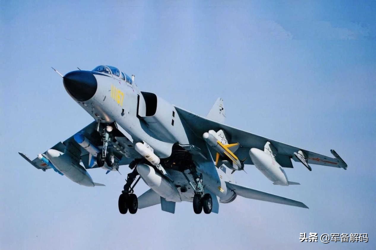 殲轟7為何成為所謂的飛行棺材？深度解析其背后原因，深度解析殲轟7成飛行棺材的背后原因