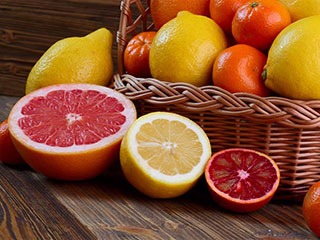 孕婦可以吃哪些水果，水果選擇與營養(yǎng)指南，孕婦水果選擇指南，營養(yǎng)豐富的水果推薦與食用建議