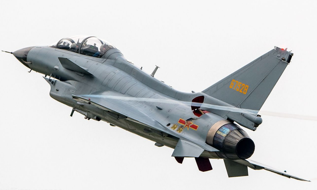 殲-10S，中國空軍的新銳利劍，中國空軍新銳利器，殲-10S利劍出擊