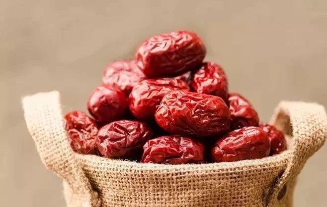 紅棗，營養(yǎng)與健康之寶，紅棗，營養(yǎng)與健康之奧秘