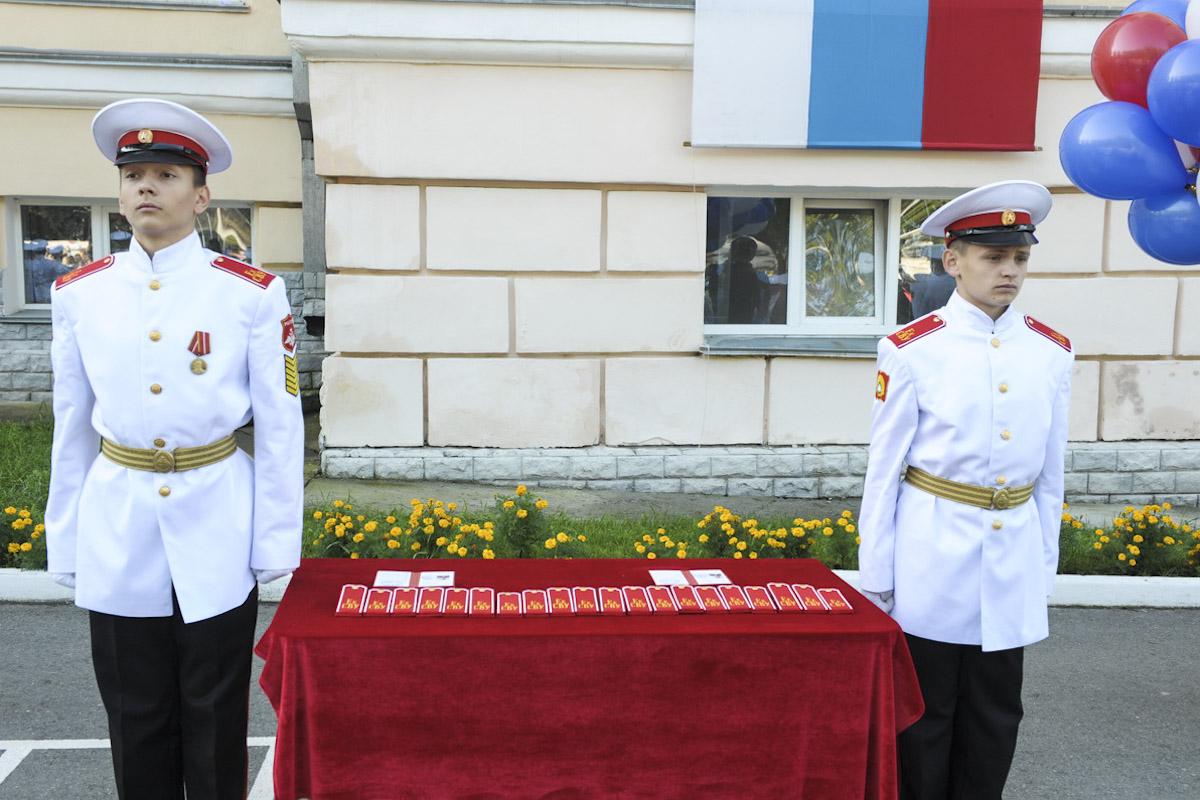 一般家庭不建議考軍校，深度解析與建議，一般家庭考軍校的深度分析與建議，為何不建議盲目選擇？