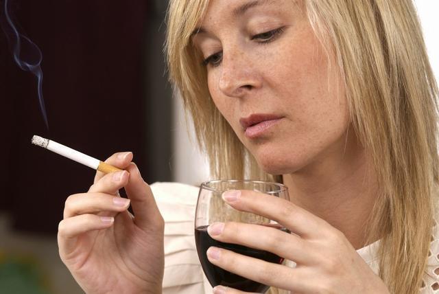 女性雌激素高的表現(xiàn)及其影響，女性雌激素高的癥狀與影響概述