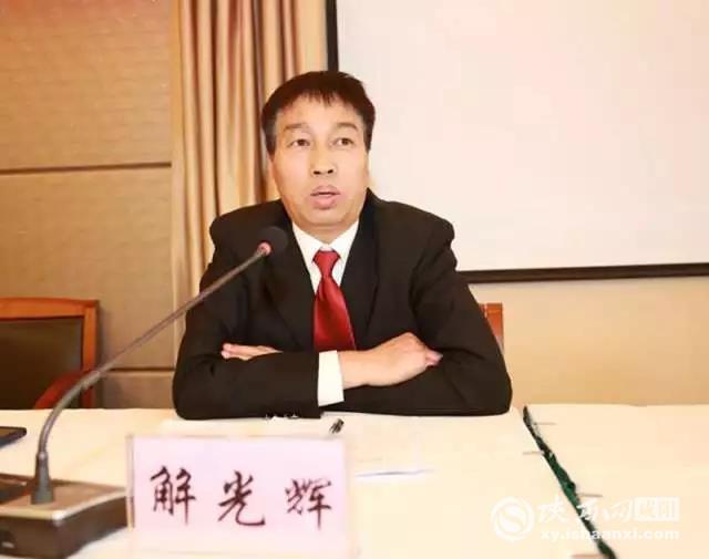 新聞最新頭條精選，十款不容錯過的熱點(diǎn)資訊解讀，精選新聞頭條，十款熱點(diǎn)資訊解讀，不容錯過