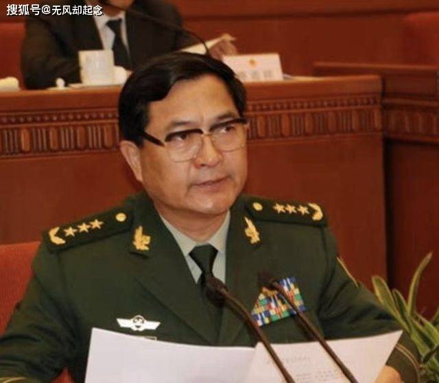 少將中將上將退休年齡，中國軍事領(lǐng)導(dǎo)層退休年齡制度的解析，中國軍事領(lǐng)導(dǎo)層退休年齡制度解析，少將、中將、上將的退休年齡探討