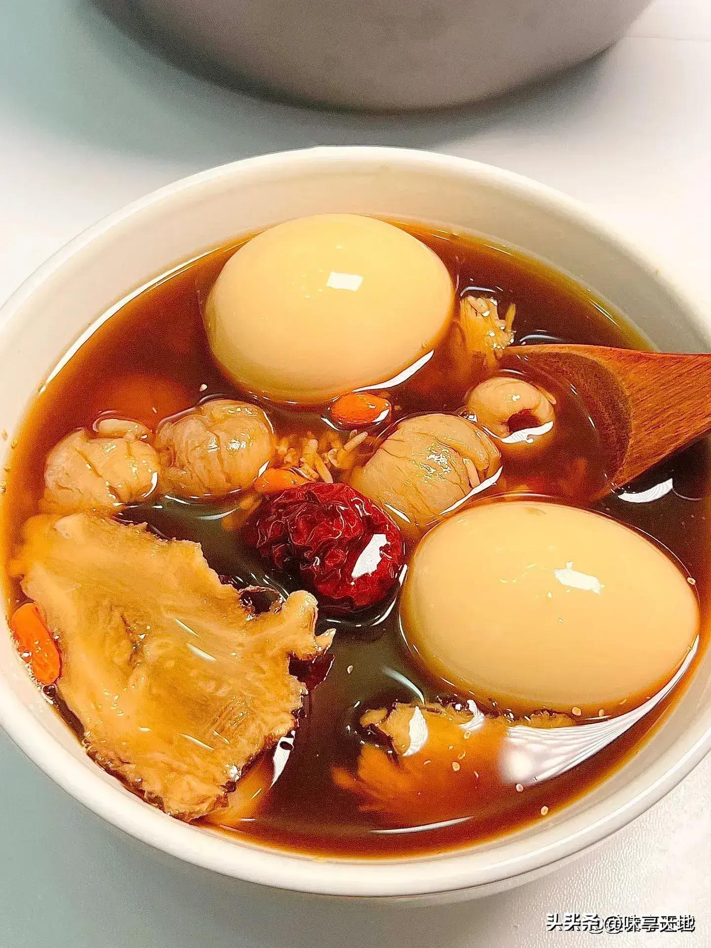 女人每天喝黃芪水好嗎？——深度解析黃芪的營養(yǎng)價值與健康功效，深度解析，黃芪的營養(yǎng)價值與健康功效，女性是否適合每天飲用黃芪水？