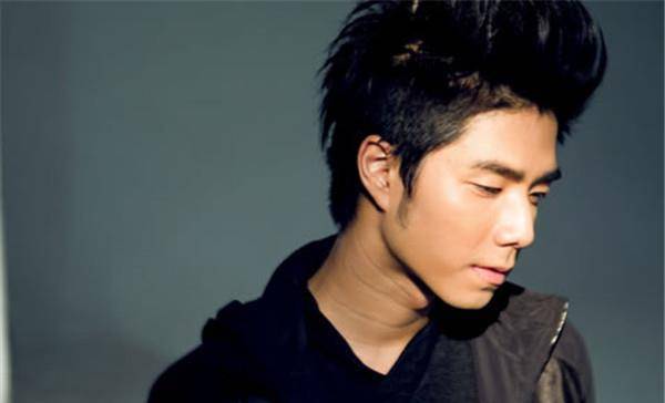 袁成杰為何不火，深度解析其現(xiàn)象背后的原因，袁成杰現(xiàn)象背后的原因深度解析，為何未能走紅？