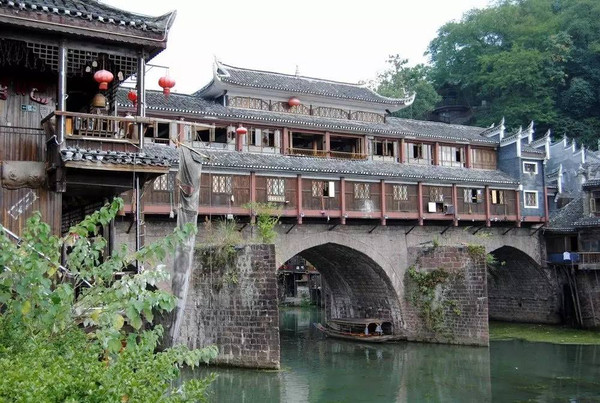 鳳凰古城門票價格詳解，多少錢一張？，鳳凰古城門票價格全面解析，究竟多少錢一張？