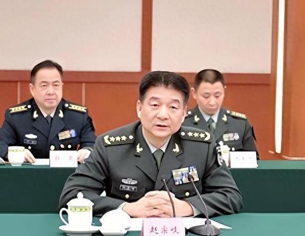 上將轉(zhuǎn)業(yè)到公安局的級(jí)別解讀，上將轉(zhuǎn)業(yè)到公安局的級(jí)別解讀，揭秘轉(zhuǎn)業(yè)后的職位變遷與職責(zé)定位