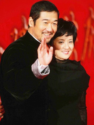 張國(guó)立鄧婕個(gè)人資料，深度解析兩位演藝界巨星的成長(zhǎng)歷程，張國(guó)立與鄧婕的演藝巨星之路，深度解析成長(zhǎng)歷程